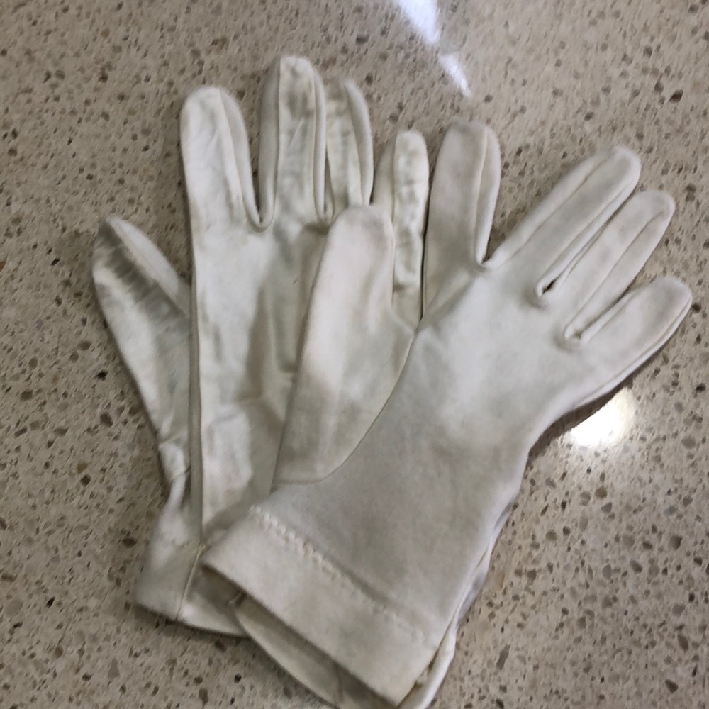 Cotton and satin gloves
